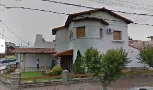 Venta de chalet a una cuadra de avenida principal en zona resid. de Ramos Mejia Sur.