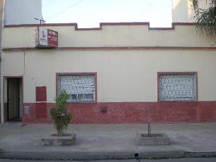 En zona resid. de San Justo La Matanza casa de 100 m² en venta.