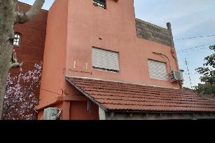 Venta de casa con 2 baños en Villa Luzuriaga.
