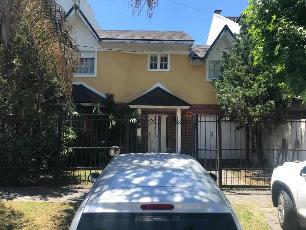 Chalet de 10 años de antigüedad en venta en zona resid. de Ramos Mejia Sur.