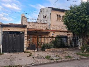 Casa de estilo clasico en venta oportunidad en Ramos Mejia Sur.