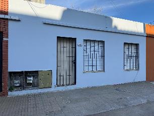 Alquiler de casa de 47 m² en zona barrio de Villa Dominico GBA Sur.