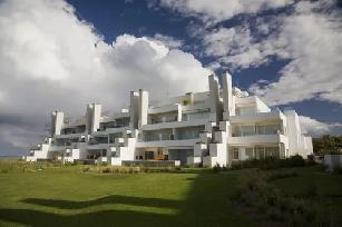 Departamento de 110 m² en venta en zona barrio de Pinamar.