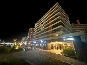 Venta de departamento en estado excelente en zona barrio de Pinamar.
