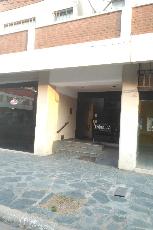 En zona comerc. de Mar de Ajo departamento en estado m.bueno en venta.