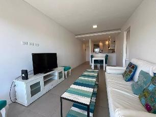 En zona barrio de Pinamar venta de departamento en estado excelente.