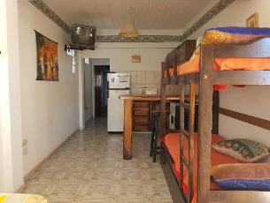 En zona barrio de Santa Teresita departamento en estado excelente en venta.