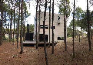 Casa en estado excelente en venta en zona barrio de Pinamar.