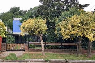 Casa con 2 baños en venta en zona resid. de Gregorio de Laferrere.
