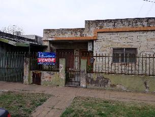Venta de casa de 35 años de antigüedad en zona barrio de Gregorio de Laferrere.