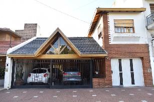Venta de chalet con garage en zona barrio de Lomas del Mirador La Matanza.