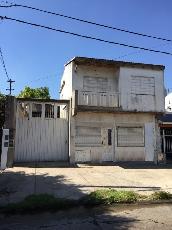 Venta de casa en estado bueno en zona barrio de Villa Dominico Avellaneda.