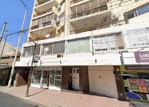 En zona barrio de Bernal Centro departamento de 38 m&sup2; en alquiler.