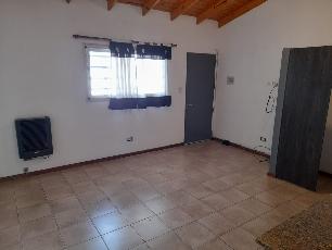 Departamento de 45 m² en alquiler en zona barrio de Quilmes Oeste.
