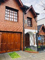 En zona barrio de Quilmes Oeste chalet sobre lote de 10.00 x 31.30 en venta.