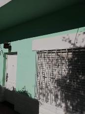 En zona barrio de Quilmes Oeste alquiler de casa ph de 2 ambientes.