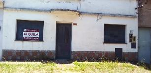 Alquiler de casa ph a una cuadra de avenida principal en zona barrio de Quilmes Oeste.