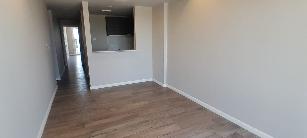 En zona comerc. de Bernal Centro departamento de 48 m² en alquiler.