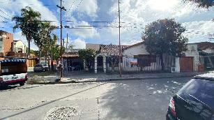 Chalet con 4 dormitorios en venta en zona barrio de Bernal Centro.