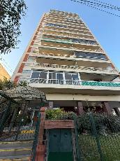 En zona barrio de Wilde Centro Argentina departamento de 50 años de antigüedad en alquiler.