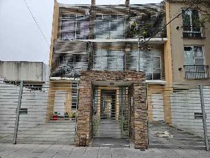 En zona barrio de Ramos Mejia Sur La Matanza departamento en estado bueno en alquiler.